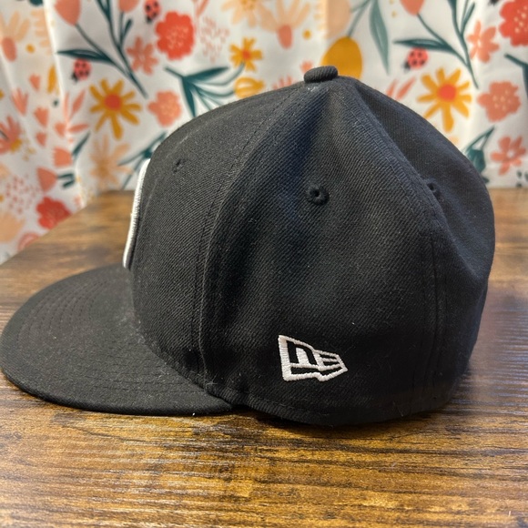 NEW ERA 59FIFTY PITTSBURGH STEELERS Black Fitted Hat Cap 6 3/4 NFL - Picture 2 of 5